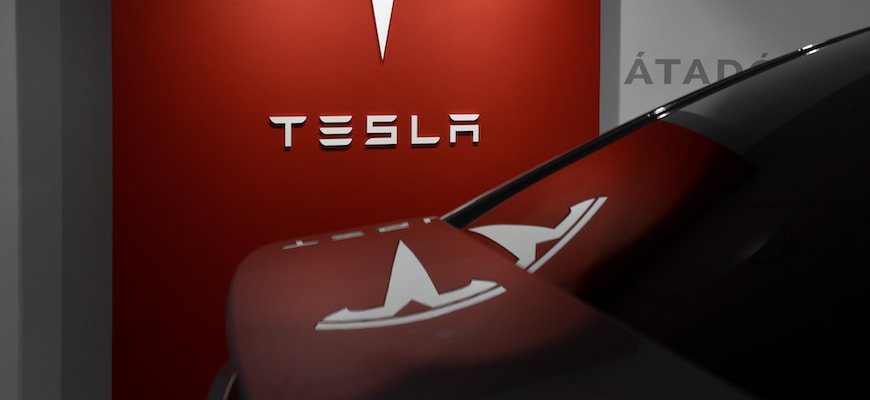 Управління віддаленим доступом: Tesla та інші революційні функції.